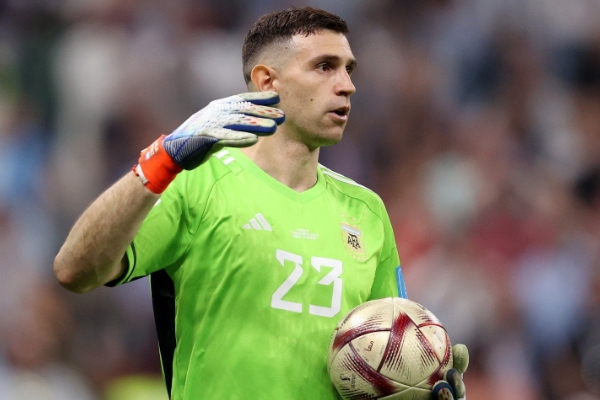 莫佩調(diào)侃撞傷萊諾成就大馬?。骸半y道他不應(yīng)該對我心存感激嗎？”